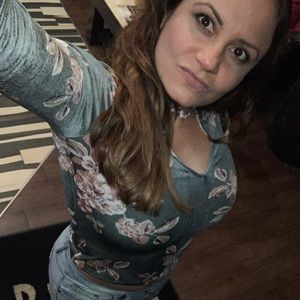 Meet your Posher, Carolina